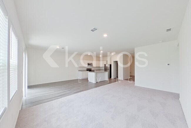 Photo - 677 Castillo Dr