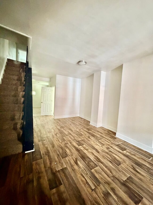 Photo - Spacious 3-Bedroom Home with Central A/C, In-Unit Laundry & Pet-Friendly Living