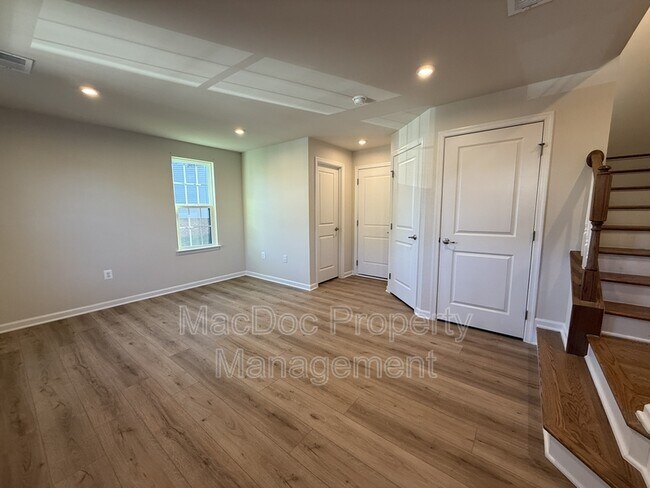 Photo - 1100 Rampart Dr