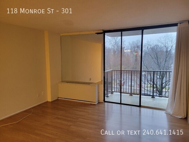 Photo - 118 Monroe St
