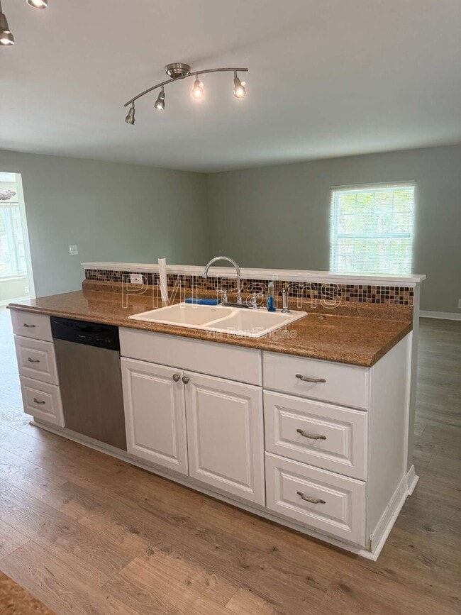 Photo - 17719 Carthage Ave