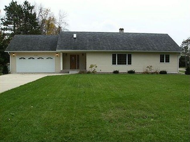 Building Photo - 1605 Golf Rd