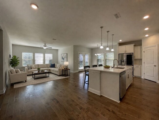 Building Photo - Beautiful Home in Foxland Harbor