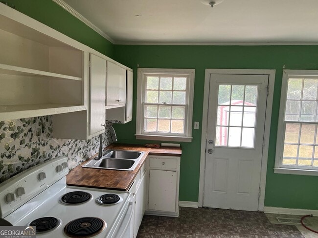 Photo - 3123 Brownell Ave