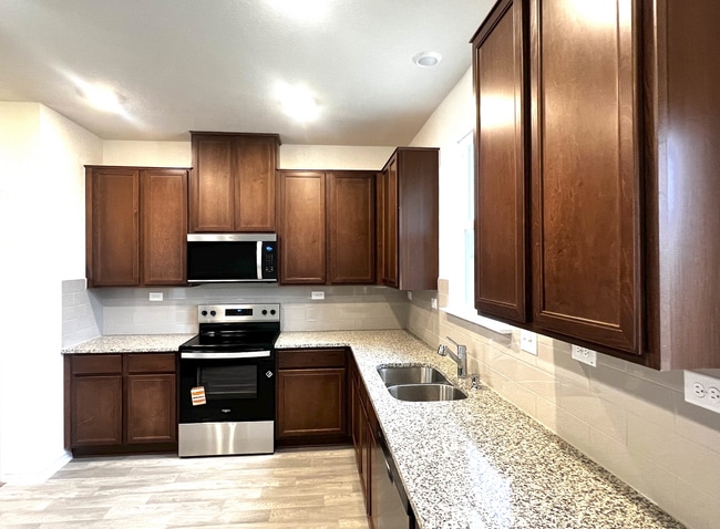 Photo - 7510 Fishbowl Ln
