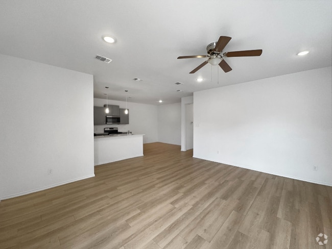 Building Photo - 5540 Itasca St Rental