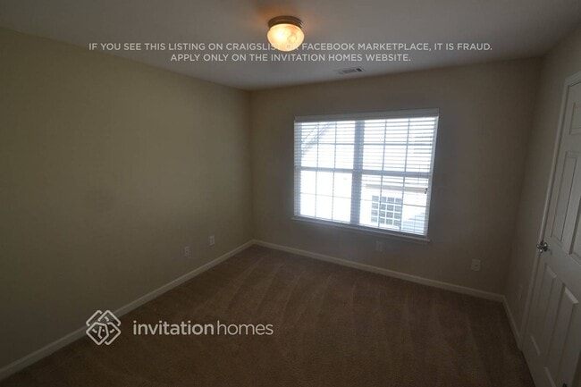 Photo - 909 Lakeside Ct