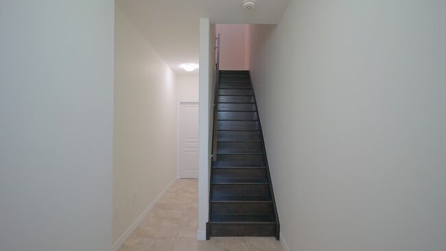 Photo - 50 Robert Peel Rd