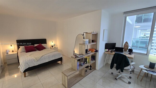 Photo - 1000 West Ave Unidad 1204