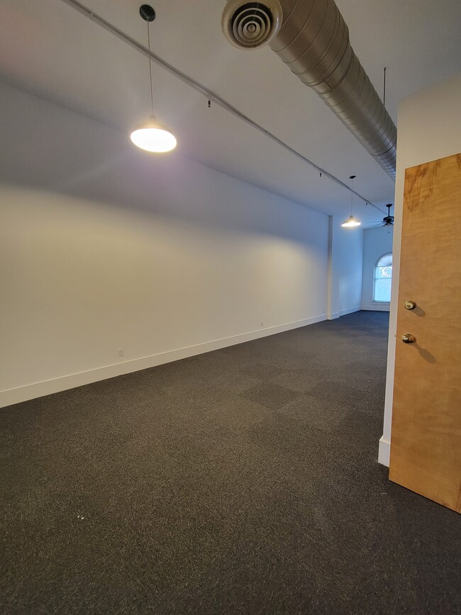 Photo - 122 N 3rd St