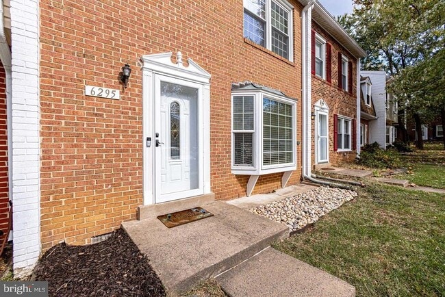6295 Hillary Ct
