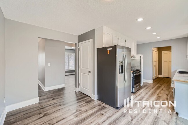 Photo - 820 Shenandoah Ln N