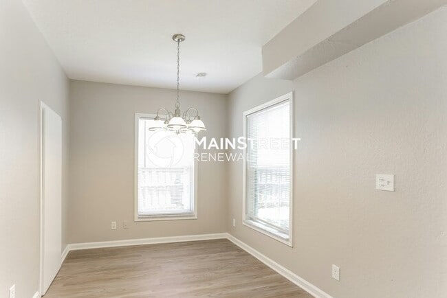 Photo - 3 Bedroom Pet-Friendly Home in St Petersburg, FL with Main Street Renewal