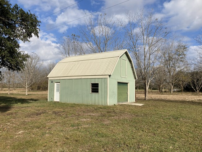 Photo - 321 Ismael Rd