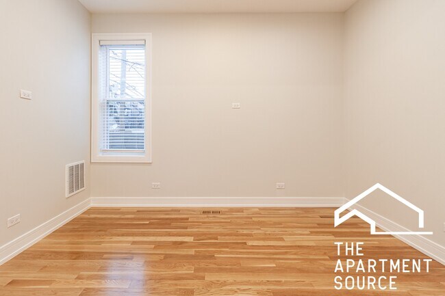 Photo - 858 N Paulina St