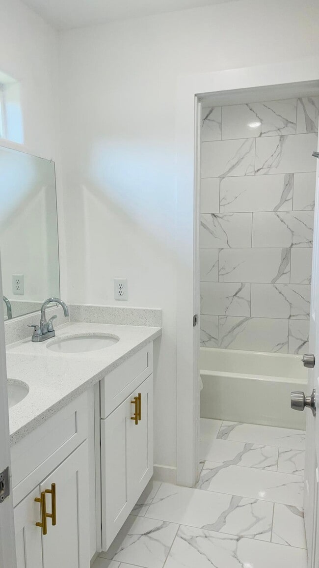 Photo - 8414 Sandra St