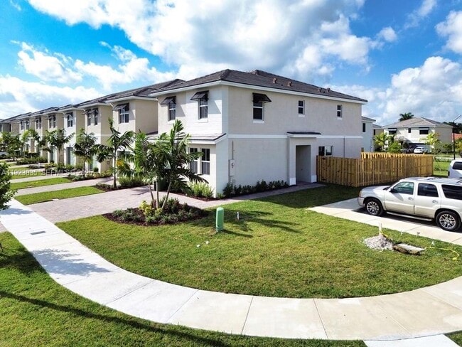 Photo - 196 NE 13th Ave