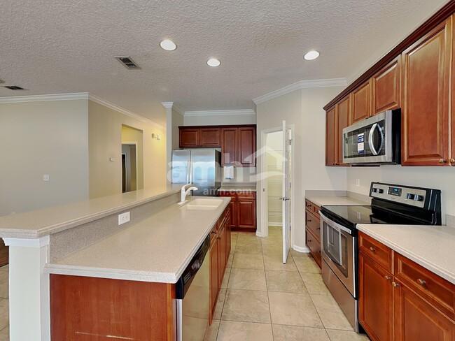 Photo - 6285 Pendragon Pl
