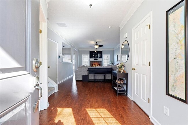 Photo - 410 Lantern Ln