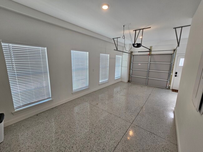 1-car garage (included) - 186 E 19th St