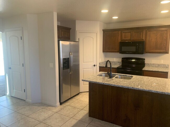 Photo - Beautiful Fossil Hills Townhome.