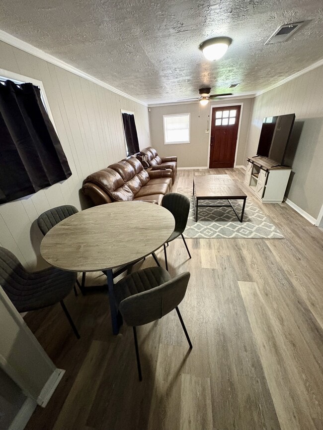 Photo - 1403 Eugene St