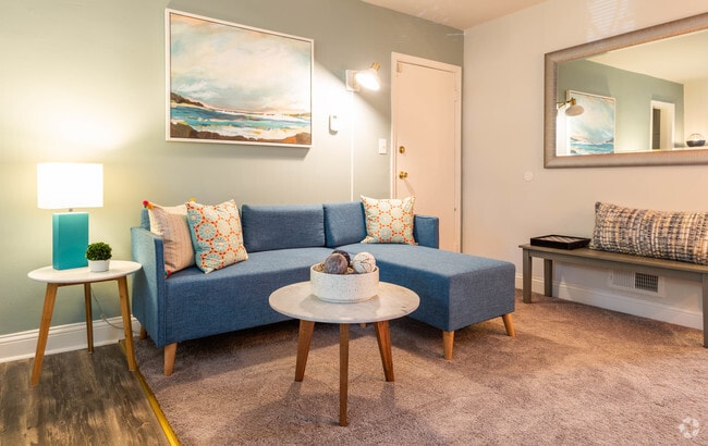 2BR, 1BA -674 SF - Lothian Apartments