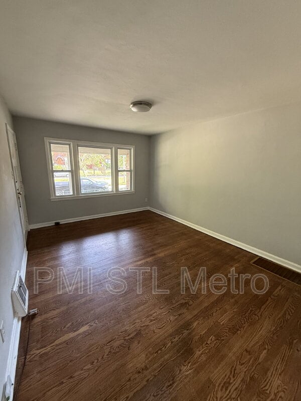 Photo - 4952-4956 Oleatha Avenue Unidad 4954