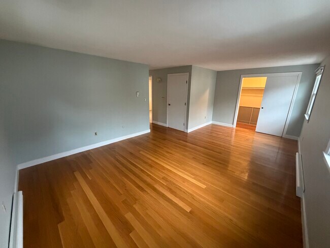 Photo - 90 Sylvia St Unit 2R