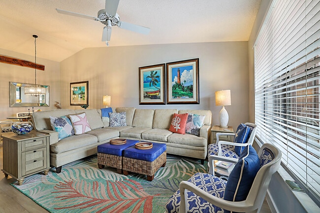 Photo - 8071 SE Villa Cir