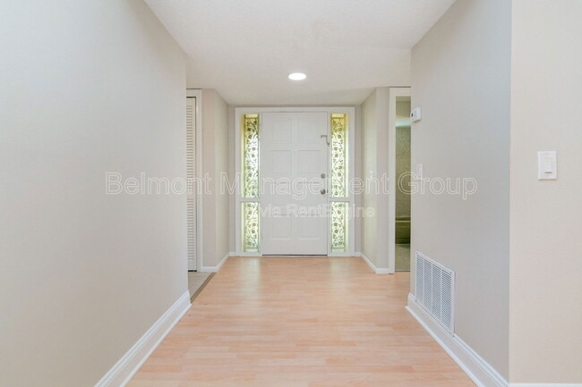 Photo - 110 Madrid Dr