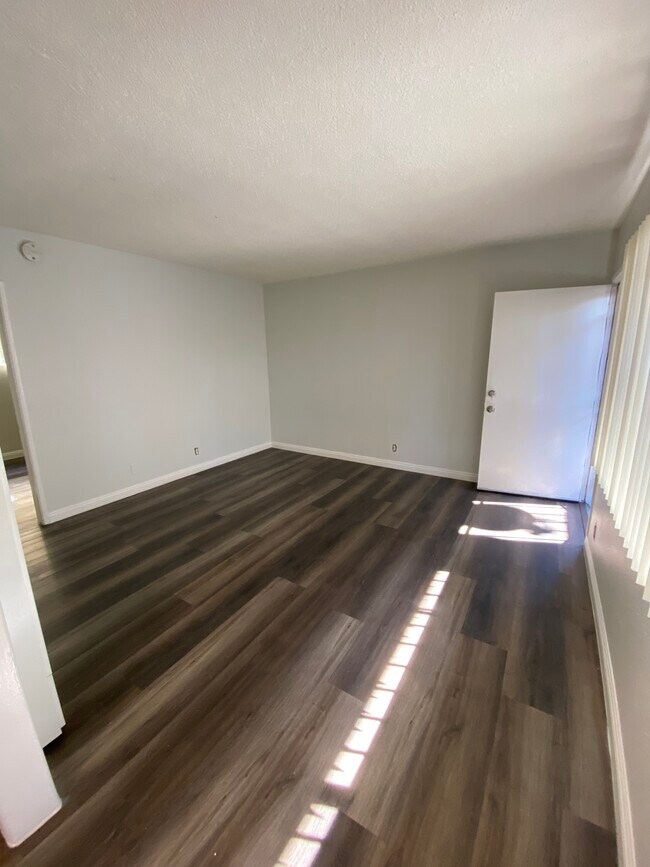 Photo - 9320 S Figueroa St Unidad B