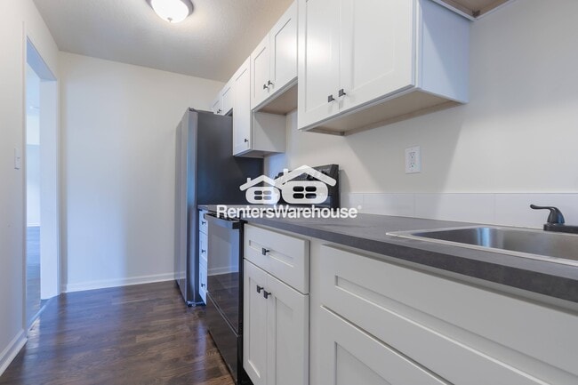 Photo - 2305 E 37th St