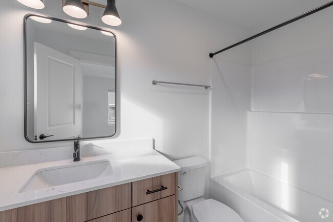 2BR, 2.5 BA - 1016SF - Bathroom