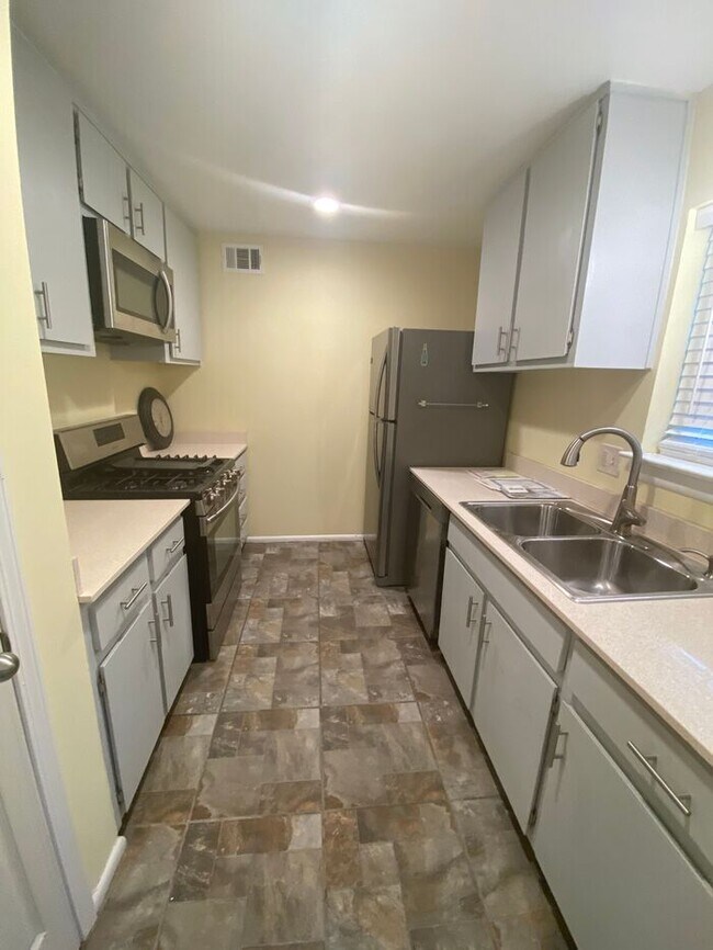 Photo - 1227 Church St