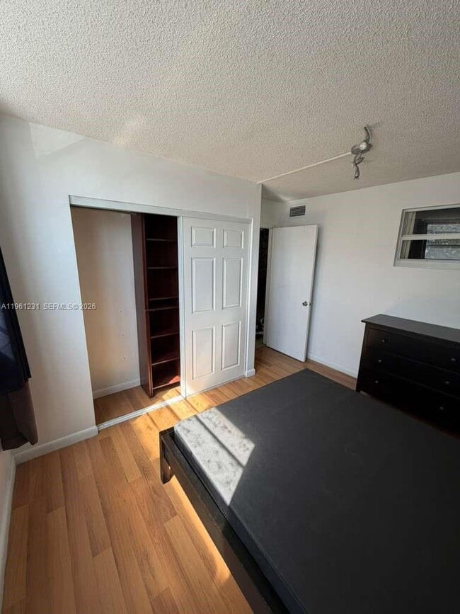 Photo - 1465 NE 123rd St Unidad 215