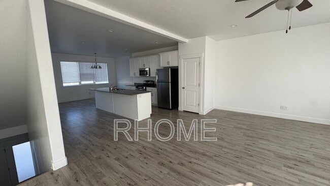 Photo - 386 Willow Leaf Rd