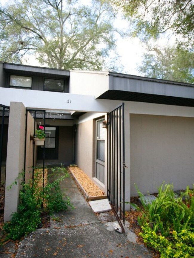 Photo - Beautiful 2 bedroom/ 2 bath townhome