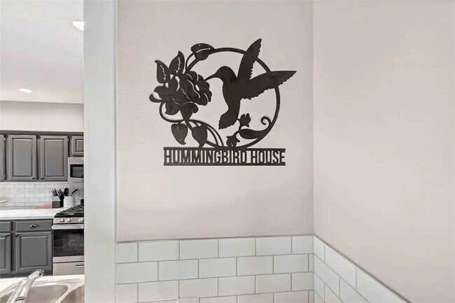 Photo - 701 SW Maidstone Ave