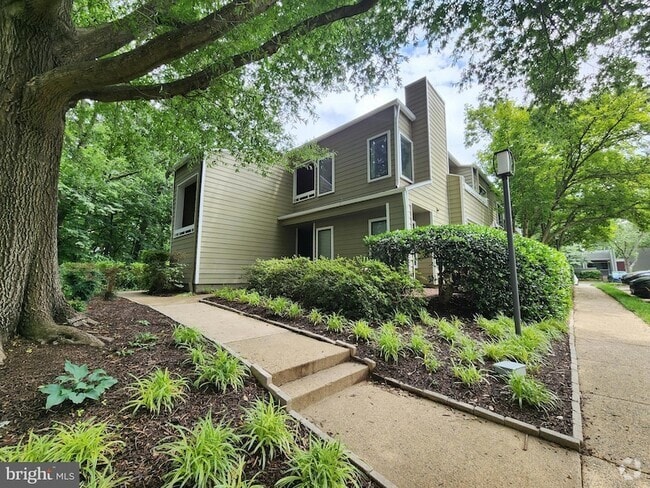 Building Photo - 1948A Villaridge Dr Rental