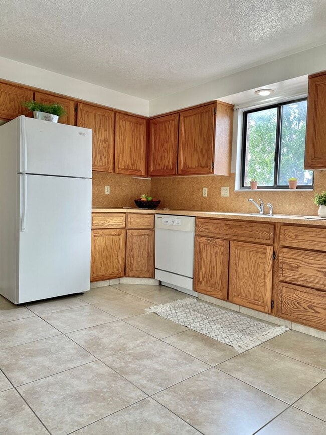 Photo - 3322 N Fairfield Rd Unit 3322 N Fairfield Rd A