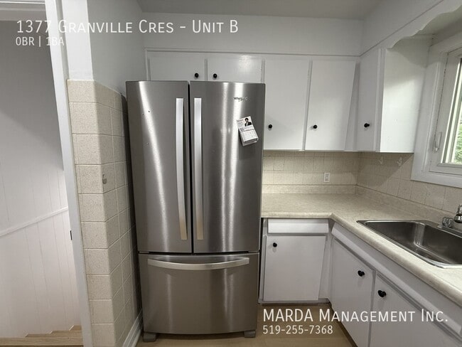 Photo - COZY 2 LEVEL BACHELOR UNIT WEST WINDSOR + 40% OF UTILITIES Unité B