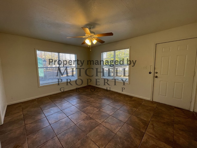 Photo - Wolflin~ 2 bedroom 1 bath!