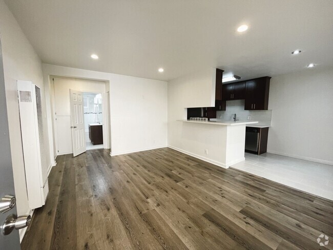 Building Photo - 1215 Granville Ave Rental