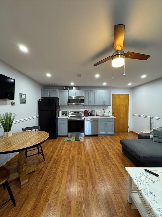 Photo - 287 NY-32 Unit 201