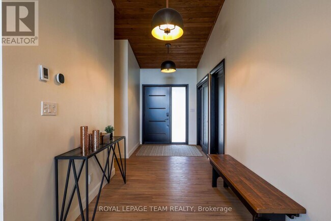 Photo - 177 Rideau St