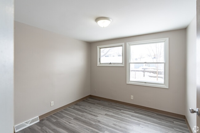 U-Crest Apartments