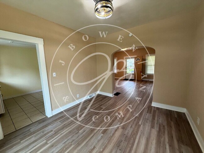 Photo - "Charming 3-Bed Home with Spacious Living in South Toledo.