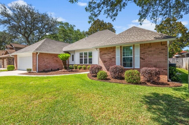 Photo - 508 Garden Oaks Cove