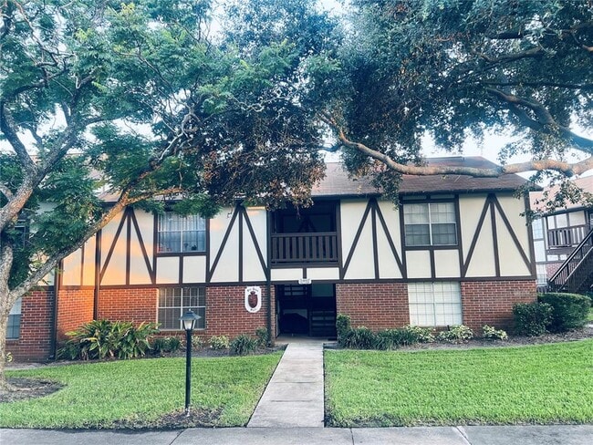 Building Photo - 5467 Hansel Ave Unit H15